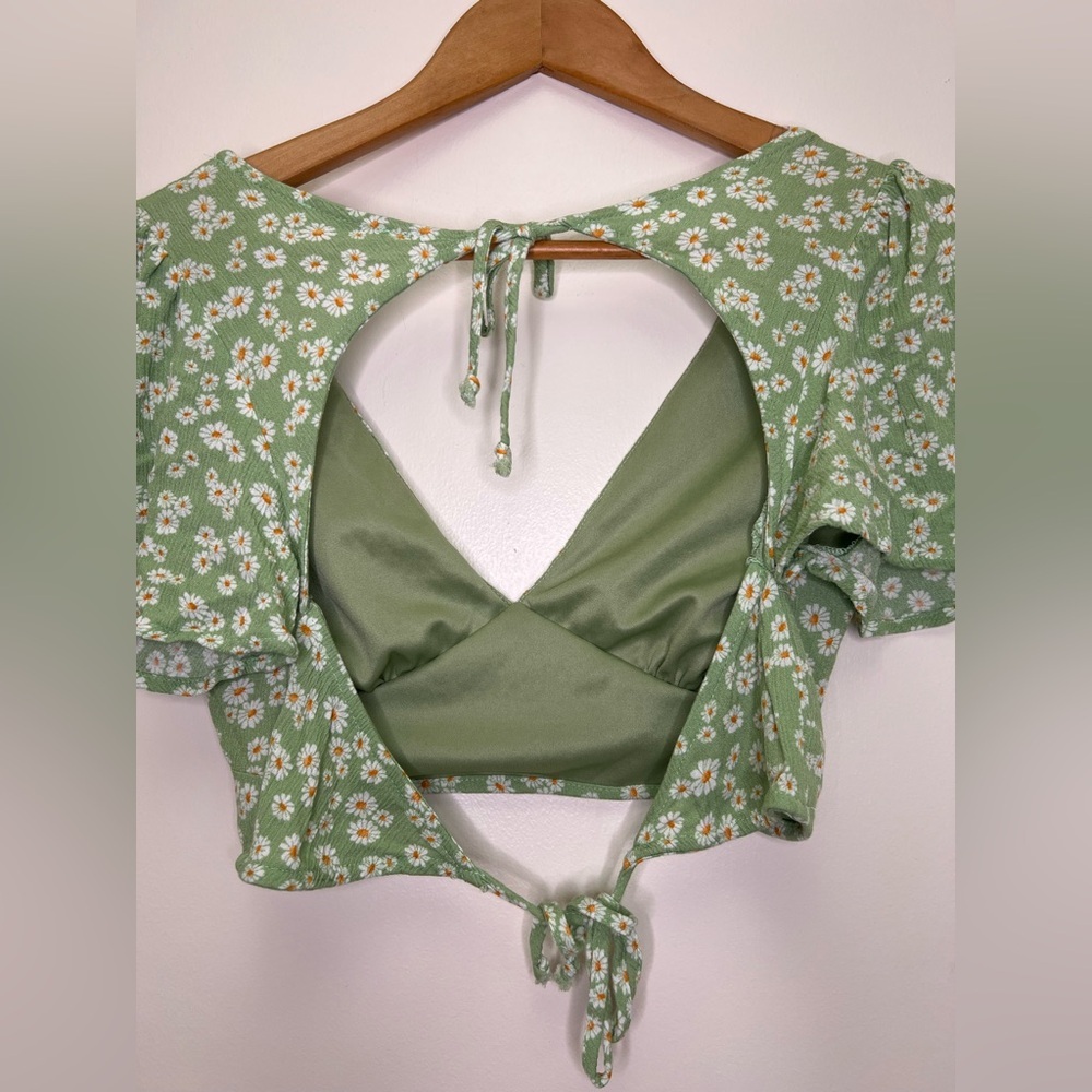 Timing Green Daisy Print Tie Back Crop Top Puff Sleeve Cottagecore Size L - Picture 7 of 9